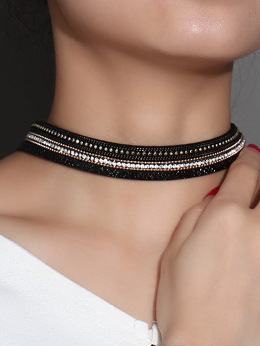 CONG Exquisite Geometric Shaped Artificial Leather Rhinestone Choker 1