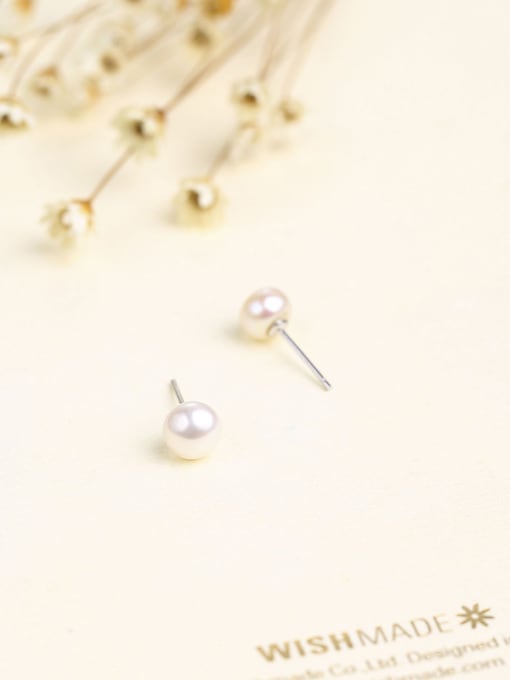 One Silver Women Elegant Artificial Pearl Earrings 2