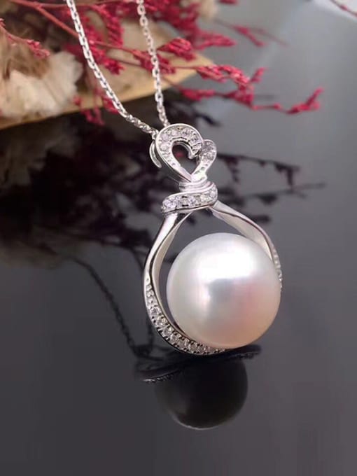 EVITA PERONI Fashion Eight-shaped Freshwater Pearl Necklace 1