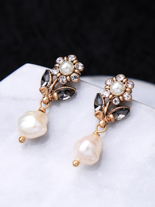 KM Retro Style Artificial Pearls Temperaments Drop Earrings 2
