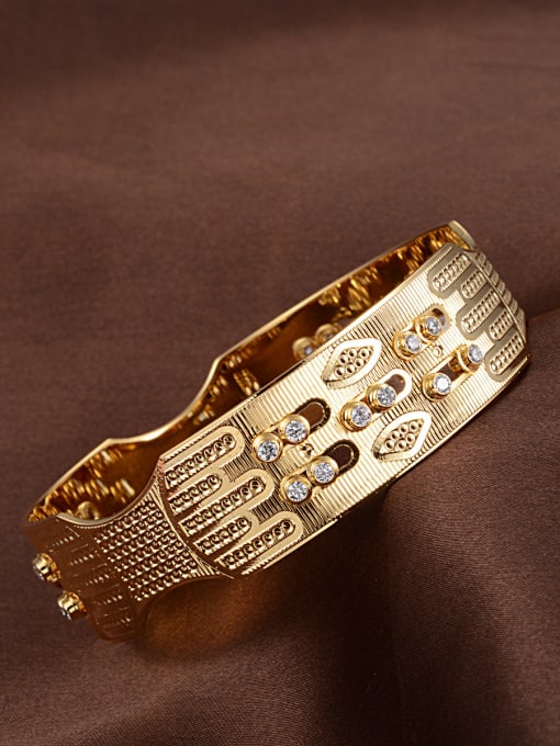 Ya Heng Luxurious Gold Plated Cubic Zirconias Copper Band Bracelet 2