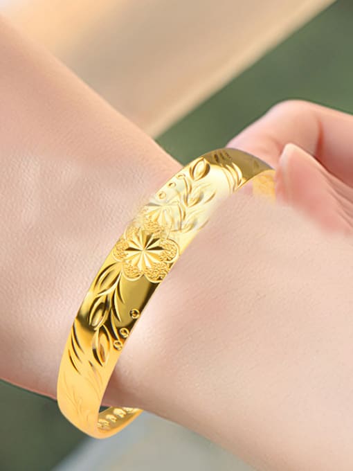 Days Lone Classical Flower Engraved Bangle 1