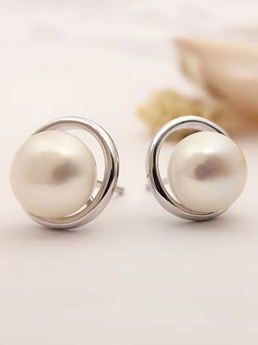 EVITA PERONI 2018 Freshwater Pearl Round stud Earring 0