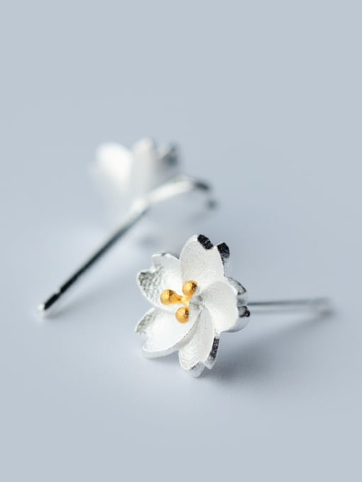 Rosh Fresh Flower Shaped S925 Silver Stud Earrings 1