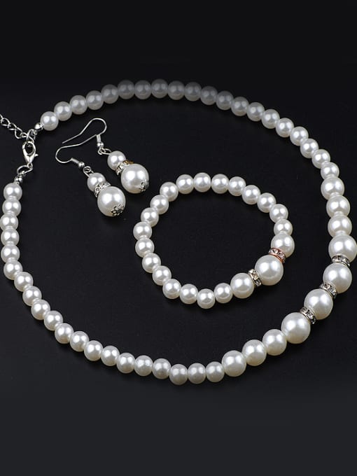 Qunqiu Classical Noble Imitation Pearls Tiny Rhinestones Three Pieces Jewelry Set 1