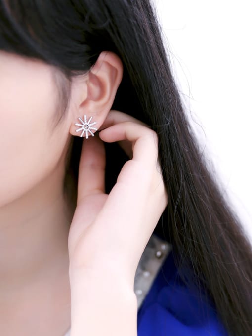 kwan Sun Flower Zircon Fashion Stud Earrings 1