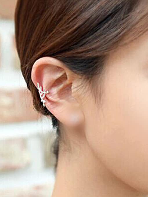 Peng Yuan Fashion Leaves Clip On Earrings 1