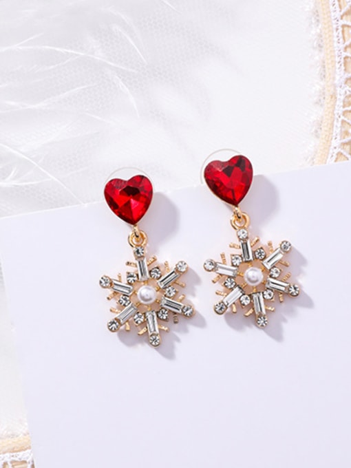 F Love Pearl Snow Short Alloy With Gold Plated Christmas snowflakes  Earrings