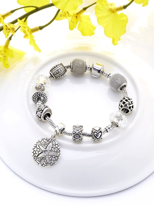 Silvery Exquisite Star Shaped Rhinestone Beaded Bracelet