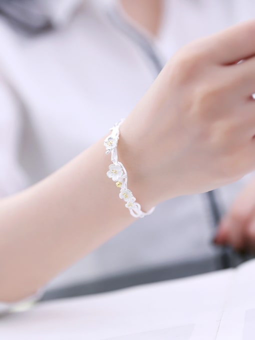 Peng Yuan Elegant Flowery Opening Bangle 1