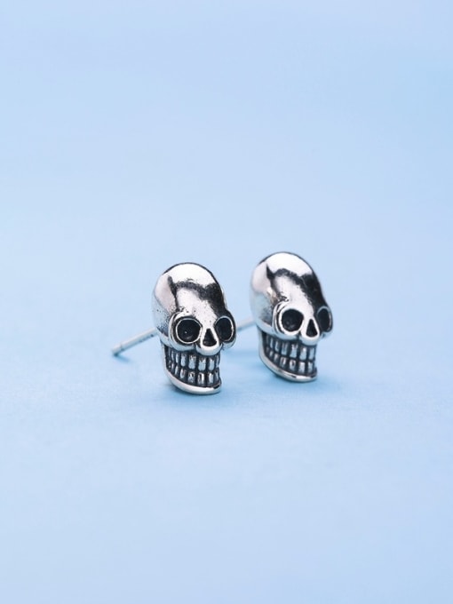 One Silver Retro Style Silver Skull Shaped stud Earring 1