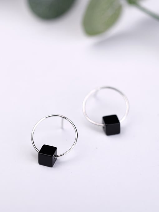 Peng Yuan Fashion Black Stone Round Stud Earrings