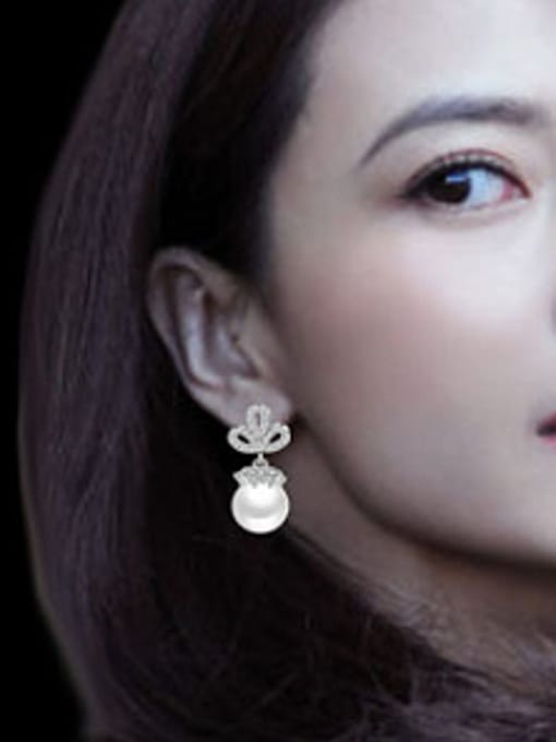 AI Fei Er Fashion Shiny Cubic Zirconias Imitation Pearl Stud Earrings 1