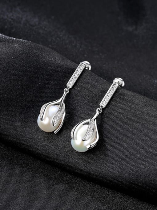 CCUI Sterling silver with 3A zircon natural freshwater pearl buds earrings