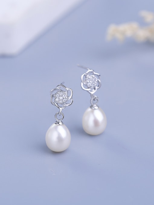 One Silver Fashion Little Flower Freshwater Pearl 925 Silver Stud Earrings 1