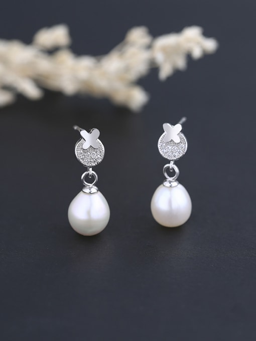 One Silver Elegant Freshwater Pearl Tiny Butterfly 925 Silver Stud Earrings