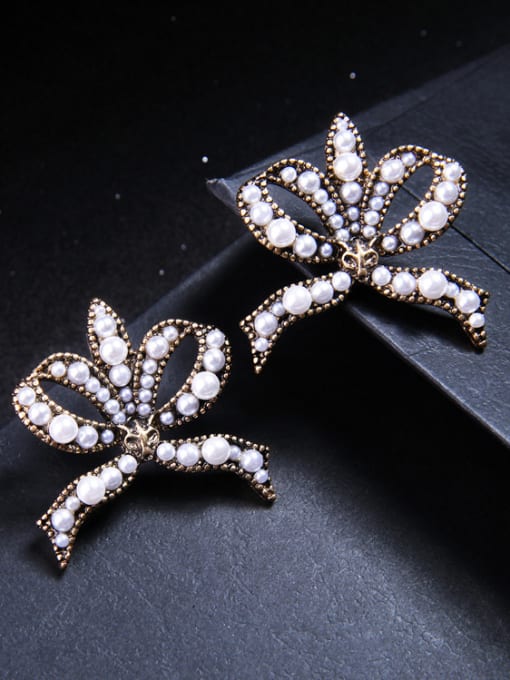 KM Bow-shape Elegant Women Rhinestones Stud Earrings 2