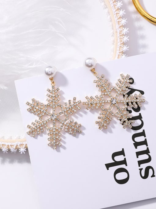 G Pearl Snowflake Alloy With Gold Plated Christmas snowflakes  Earrings