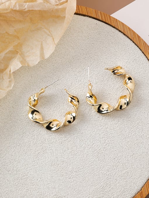Girlhood Alloy With Imitation Gold Plated Simplistic Geometric Twist Metal Circle Stud Earrings 0