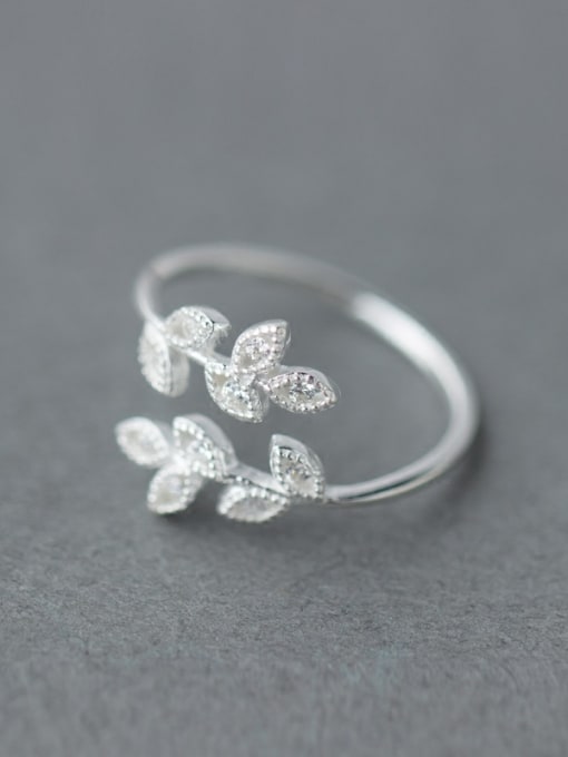 Rosh Temperament Open Design Leaf Shaped Rhinestone Ring