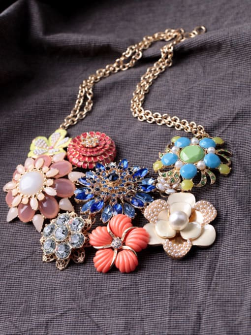 KM Colorful Flower Artificial Stones Necklace 1