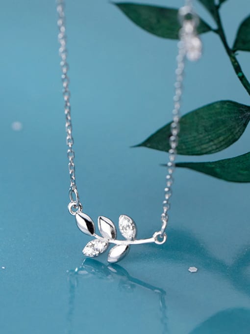 Rosh 925 Sterling Silver With Platinum Plated Simplistic Leaf Necklaces 2
