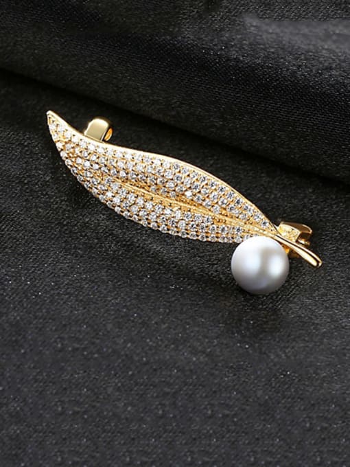 gray-9G04 925 Sterling Silver With Gold Plated Luxury Leaf Brooches