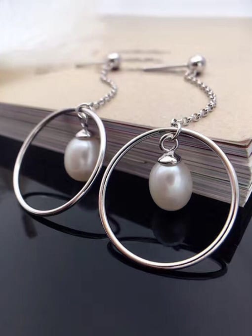 EVITA PERONI Fashion Oblate Freshwater Pearl Loop drop earring 1