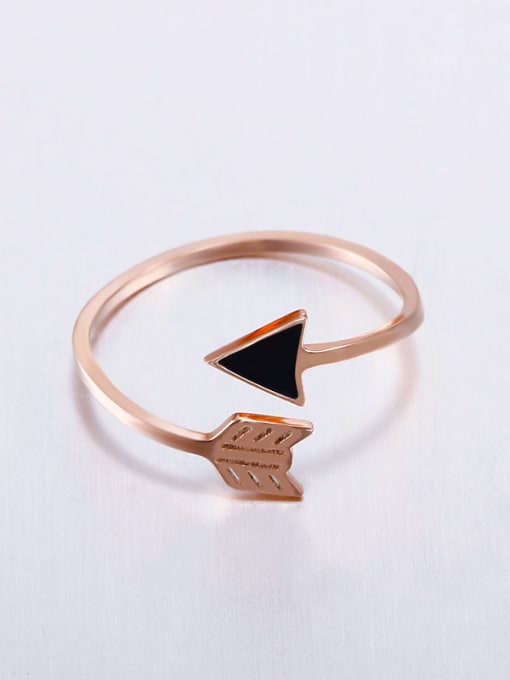 OUXI Female Fashion Rose Gold Arrow Shaped Titanium Ring 2