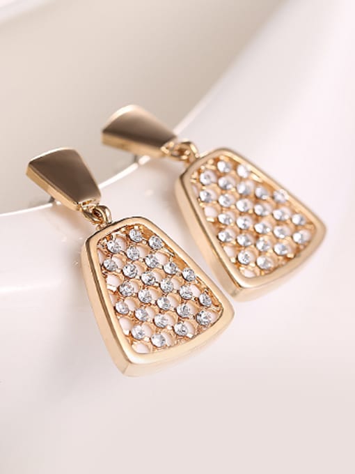 Wei Jia Fashion Tiny Rhinestones Geometrical Alloy Stud Earrings 1