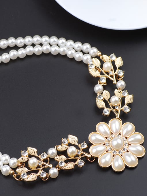 Qunqiu Fashion Resin Flower Double Artificial Pearls Alloy Necklace 1