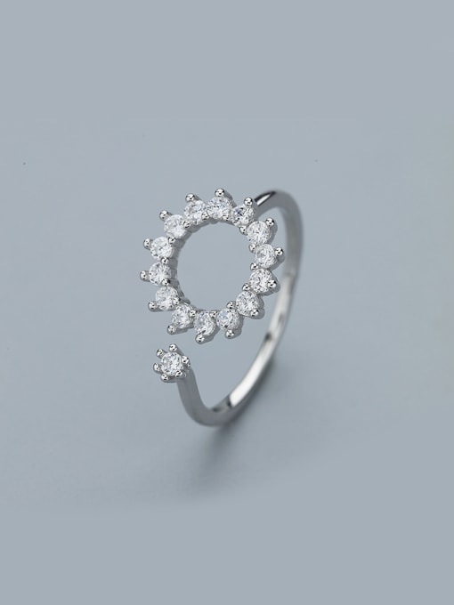 One Silver Women Trendy Round Shaped Zircon Ring