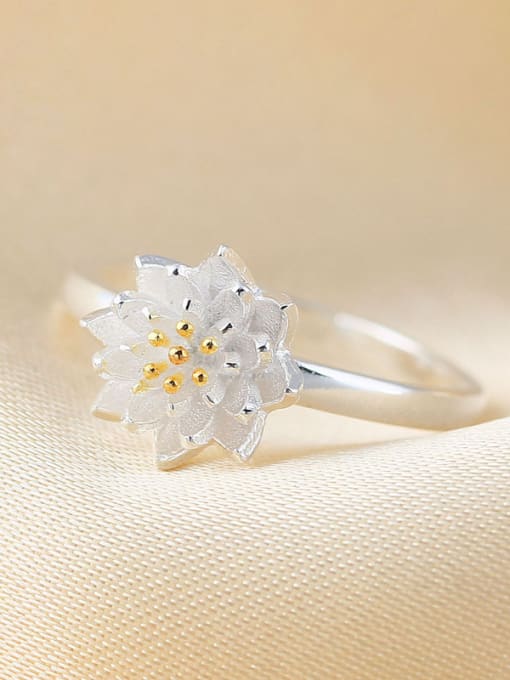 kwan Two Colors Plated Flower Opening Ring 1