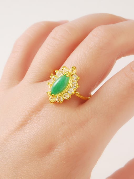 Yi Heng Da High Quality Green Oval Shaped Stone Gold Plated Ring 1