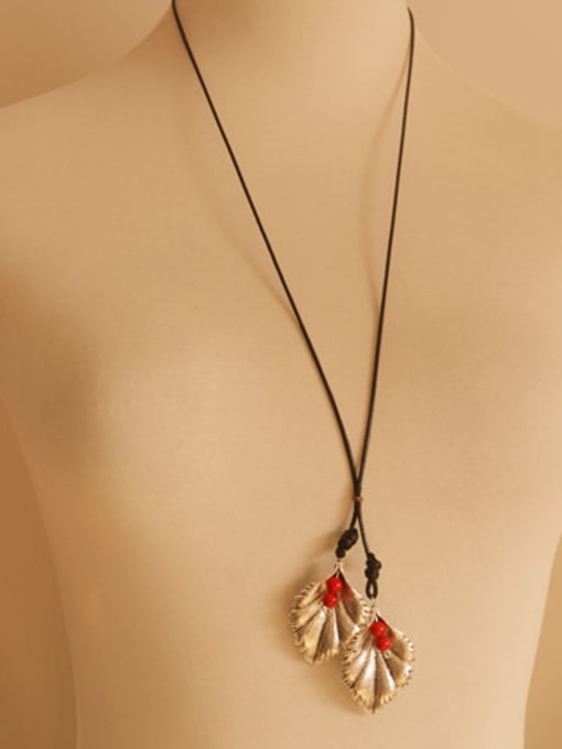 Dandelion Vintage Leaf Shaped Red Beads Necklace 3