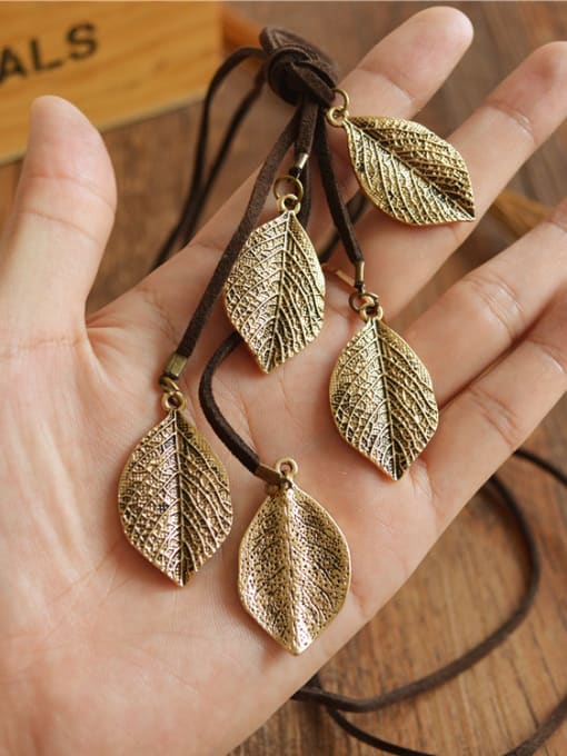 Dandelion Retro Style Leaf Shaped Necklace 1