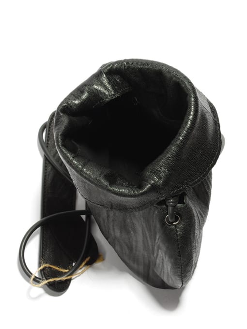 RUI Sheepskin simple pleated magnetic buckle one shoulder slanting hoist bag 4