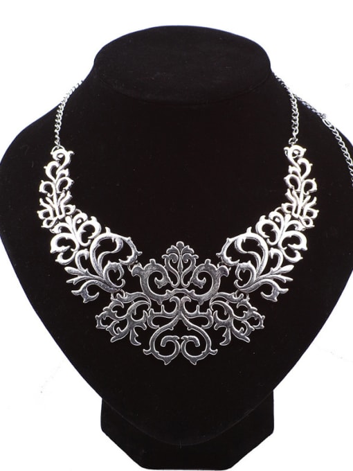 Silver Personalized Hollow Flowery Alloy Necklace