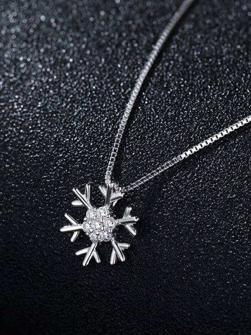 UNIENO 925 Sterling Silver With Platinum Plated Personality Snowflake Necklaces 1