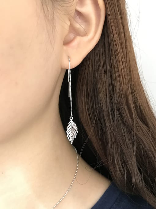 Boomer Cat Sterling Silver Leaf ear thread 1