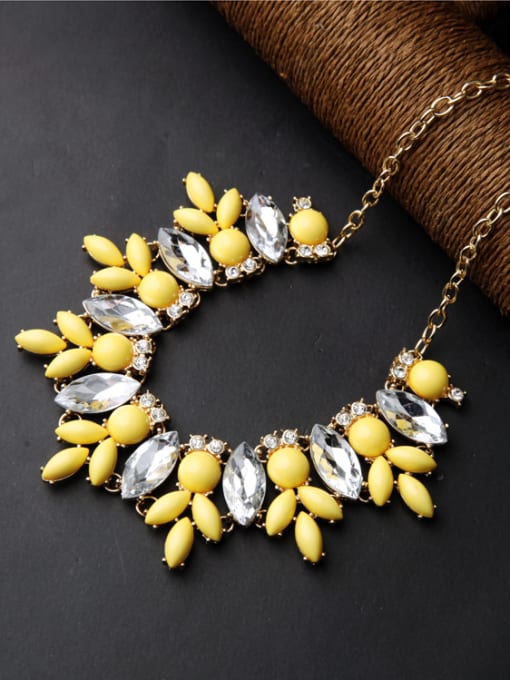 KM Fashion Leaves Stones Necklace 2