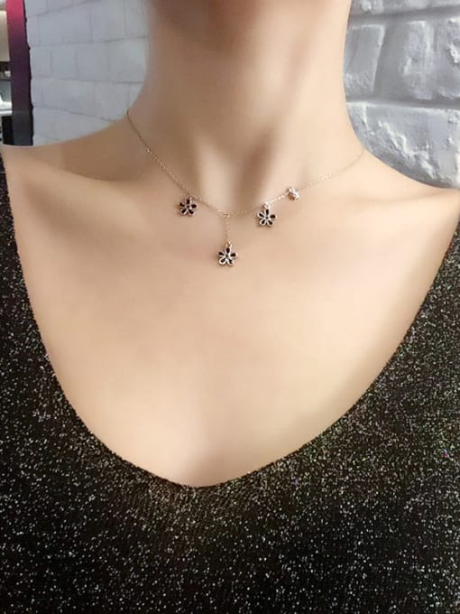 Peng Yuan Fashion Black Flowers Silver Necklace 1