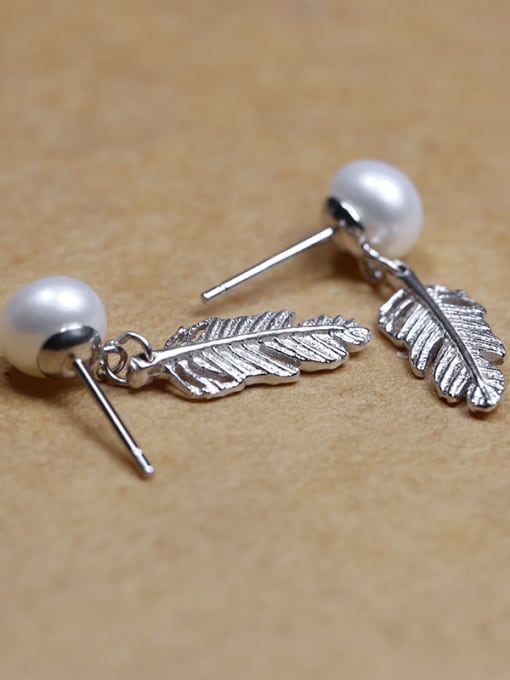 Peng Yuan Exquisite White Freshwater Pearl Little Feather 925 Silver Stud Earrings 1
