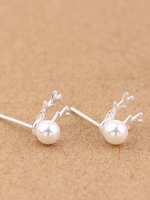 Peng Yuan Artificial Pearl Antler stud Earring 2