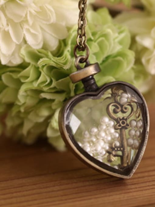 Dandelion High-grade Heart Shaped Lucite Necklace 1