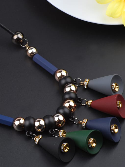 Qunqiu Fashion Colorful Geometrical Resin Artificial Leather Necklace 3