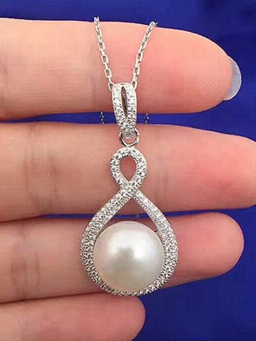 EVITA PERONI Freshwater Pearl Zircon Eight-shaped Necklace 1