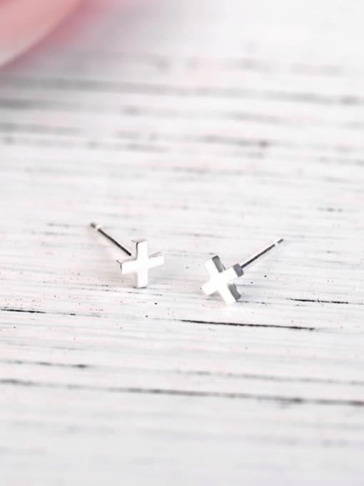 Peng Yuan Tiny Cross Silver Stud Earrings 2