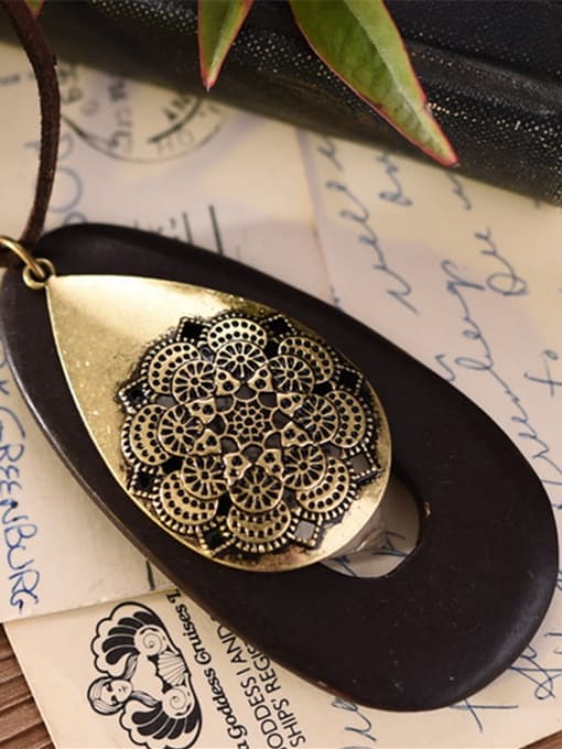 Dandelion Vintage Wooden Water Drop Shaped Necklace 2