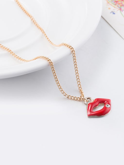 OUXI Sexy Rose Gold Red Lips Shaped Necklace 1